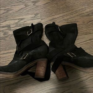 Jeffrey campbell Ibiza last suede boots size 7.5